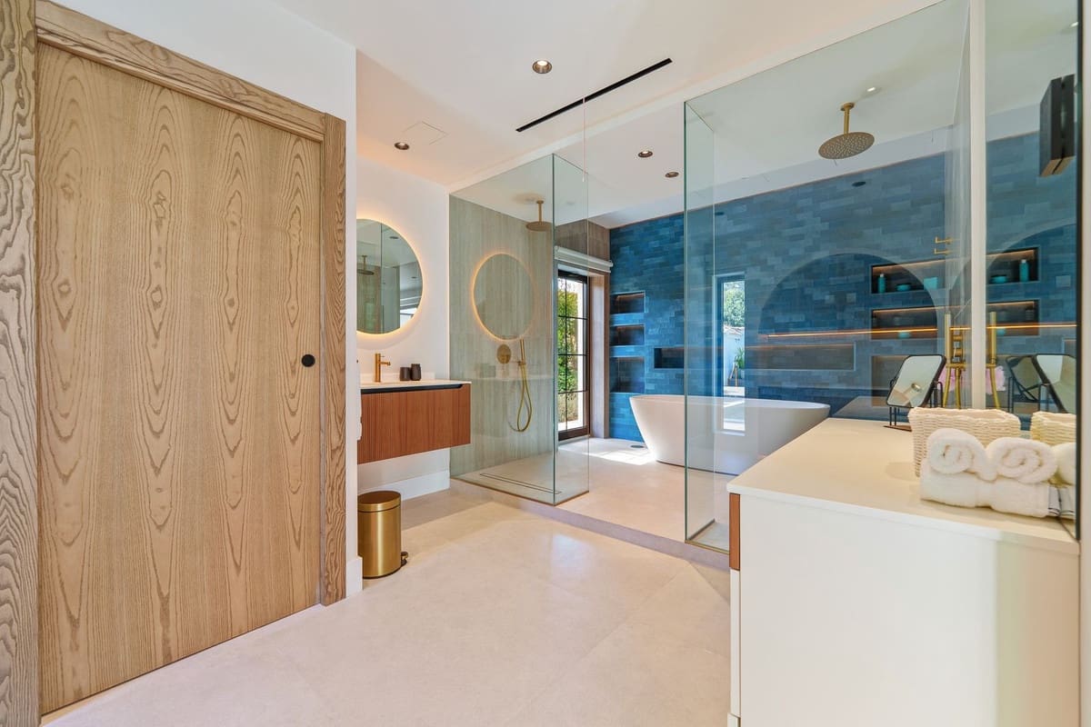 5 bedroom Villa for sale in Puerto Banus with pool garage - € 6,500,000 (Ref: 9578263)