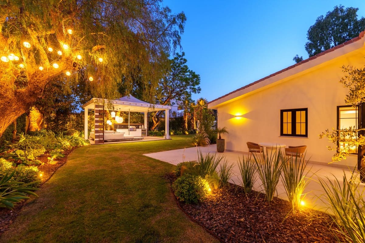 5 bedroom Villa for sale in Puerto Banus with pool garage - € 6,500,000 (Ref: 9578263)