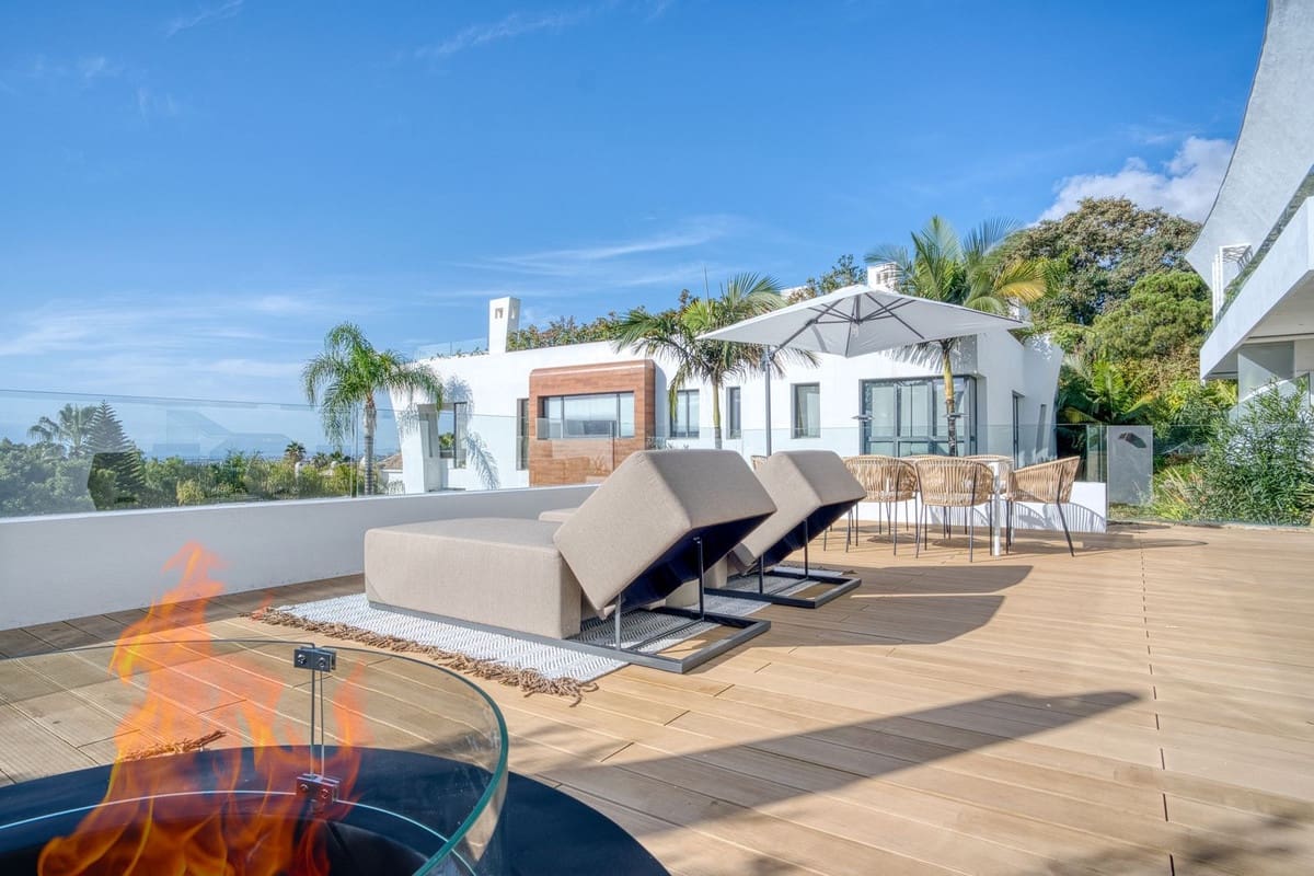 4 bedroom Apartment for sale in Marbella with pool garage - € 3,850,000 (Ref: 9578265)