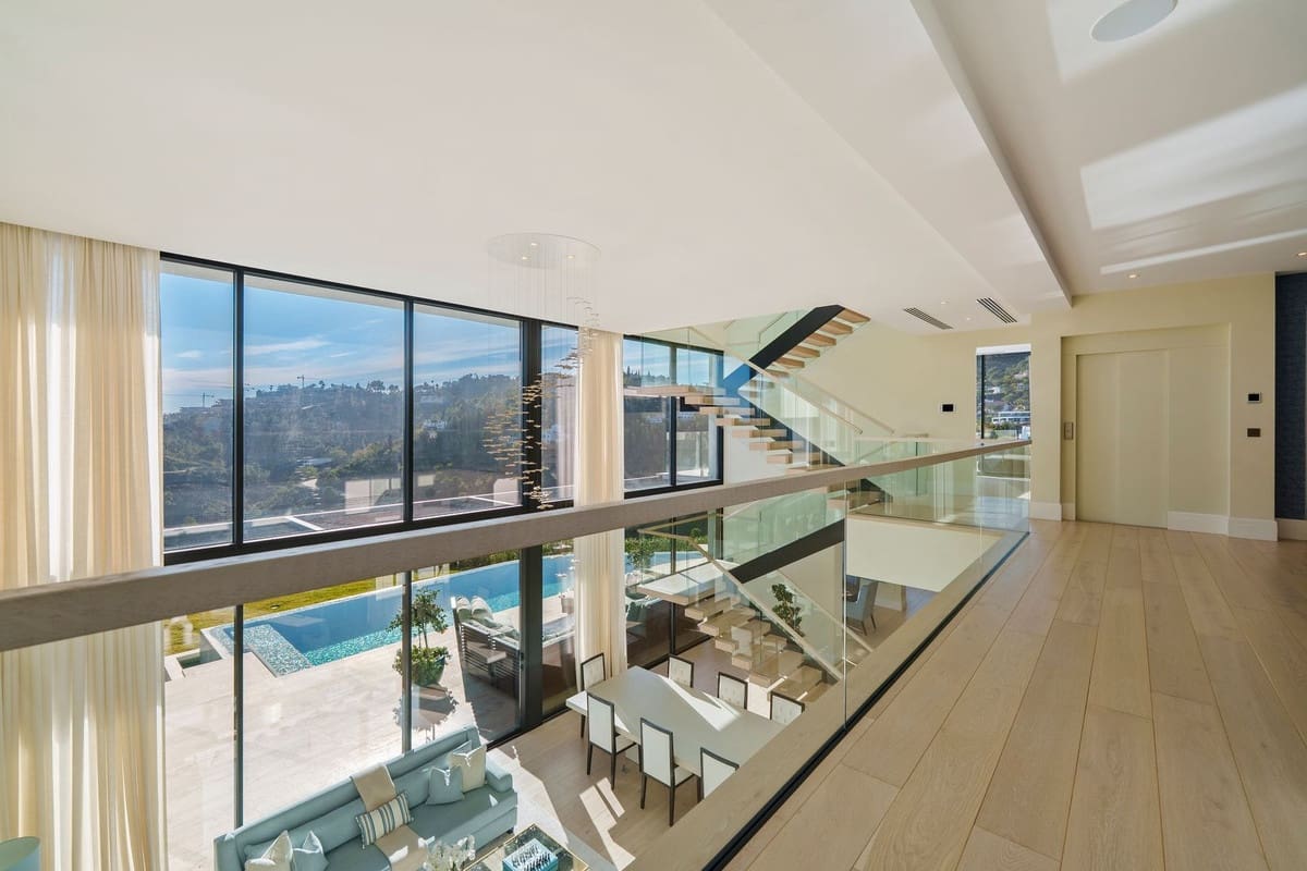 5 bedroom Villa for sale in Benahavis with pool garage - € 8,995,000 (Ref: 9598050)