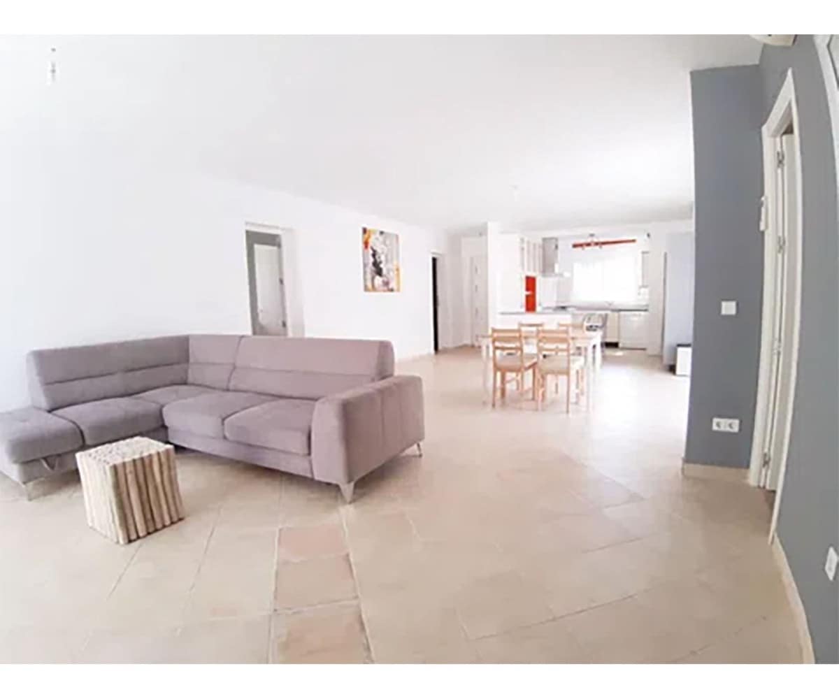 3 soveværelse Villa til salg i Nueva Andalucia med swimmingpool - € 980.000 (Ref: 9600038)