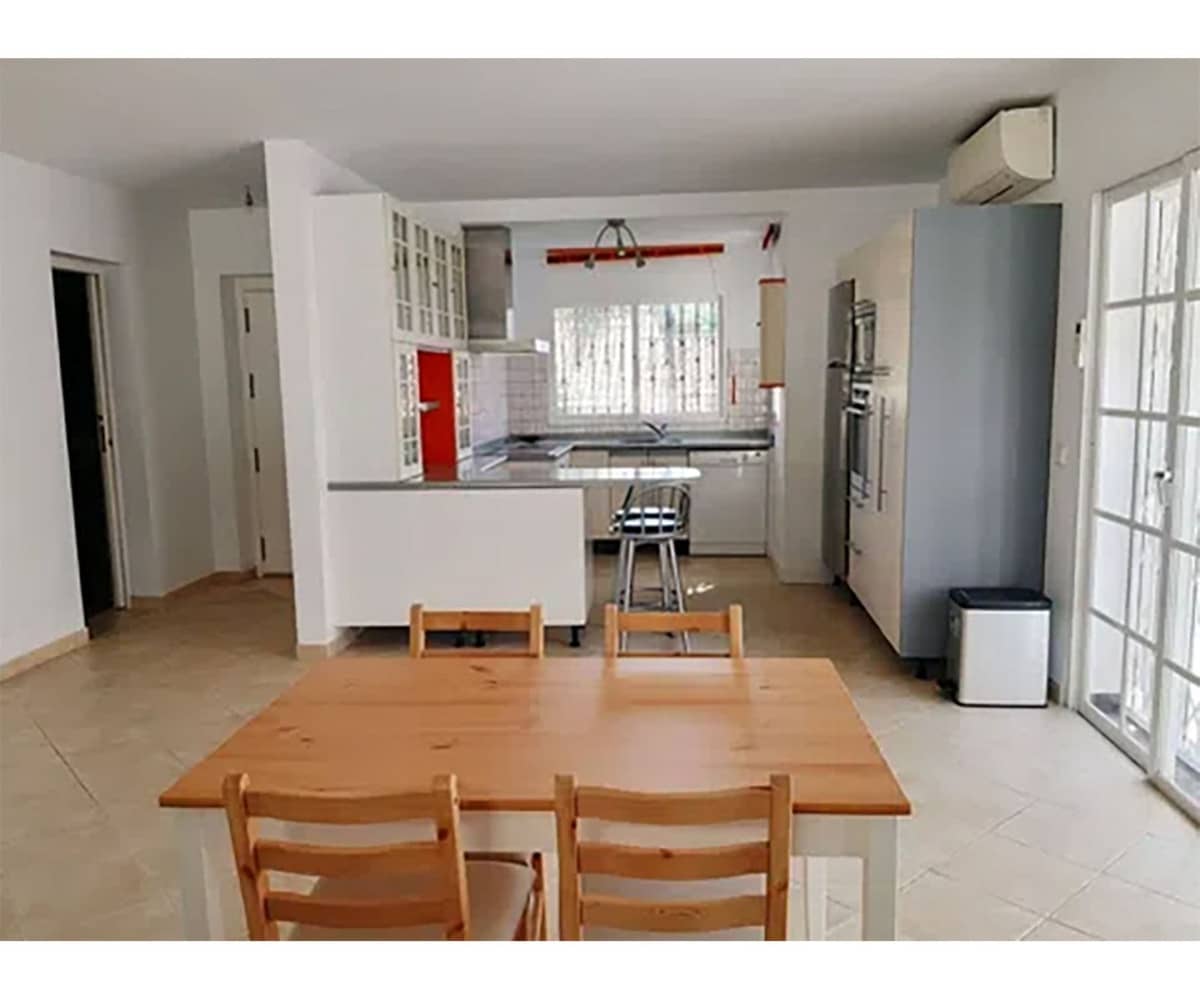 3 soveværelse Villa til salg i Nueva Andalucia med swimmingpool - € 980.000 (Ref: 9600038)