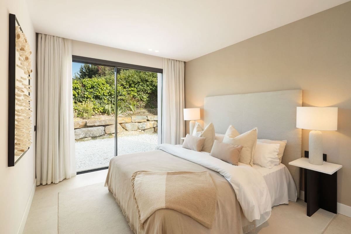 5 soveværelse Villa til salg i El Paraiso med swimmingpool garage - € 3.695.000 (Ref: 9626432)