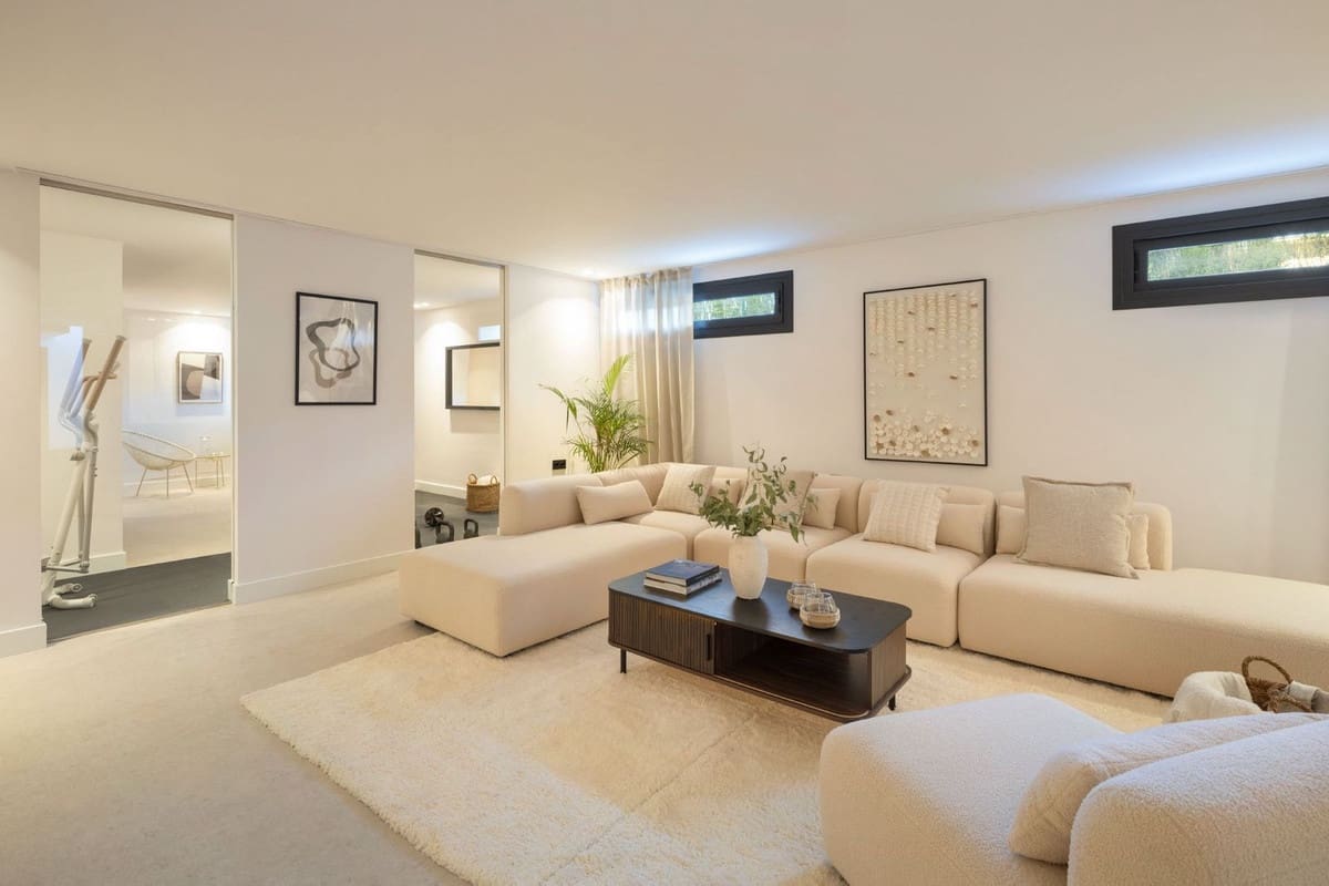 5 soveværelse Villa til salg i El Paraiso med swimmingpool garage - € 3.695.000 (Ref: 9626432)