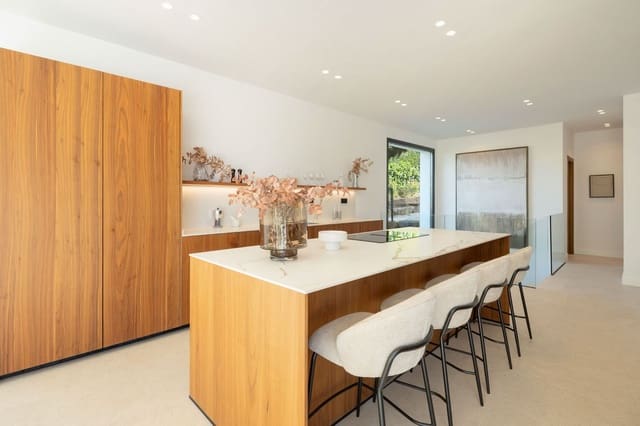 5 soveværelse Villa til salg i El Paraiso, Estepona med swimmingpool garage - € 3.695.000 (Ref: 9626432)