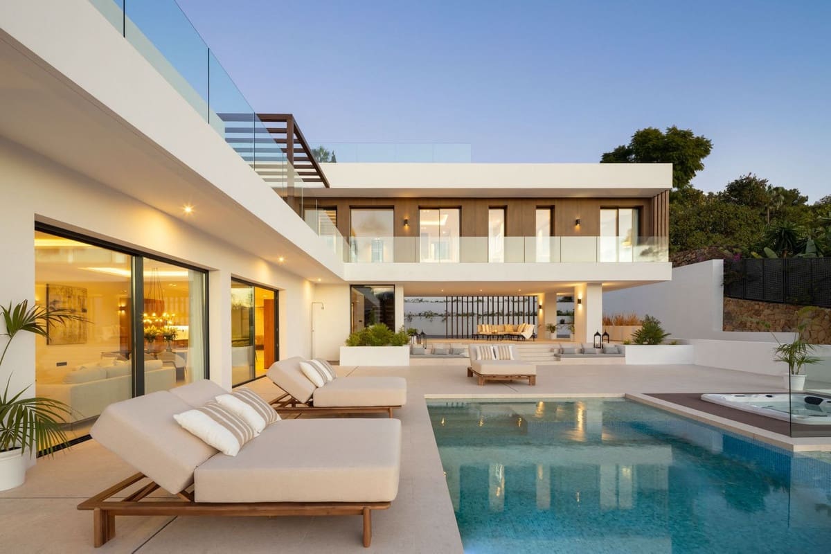 5 soveværelse Villa til salg i El Paraiso med swimmingpool garage - € 3.695.000 (Ref: 9626432)