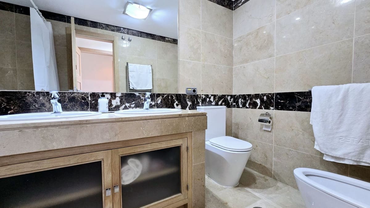 2 quarto Apartamento para venda em Manilva com piscina garagem - 399 000 € (Ref: 9647542)