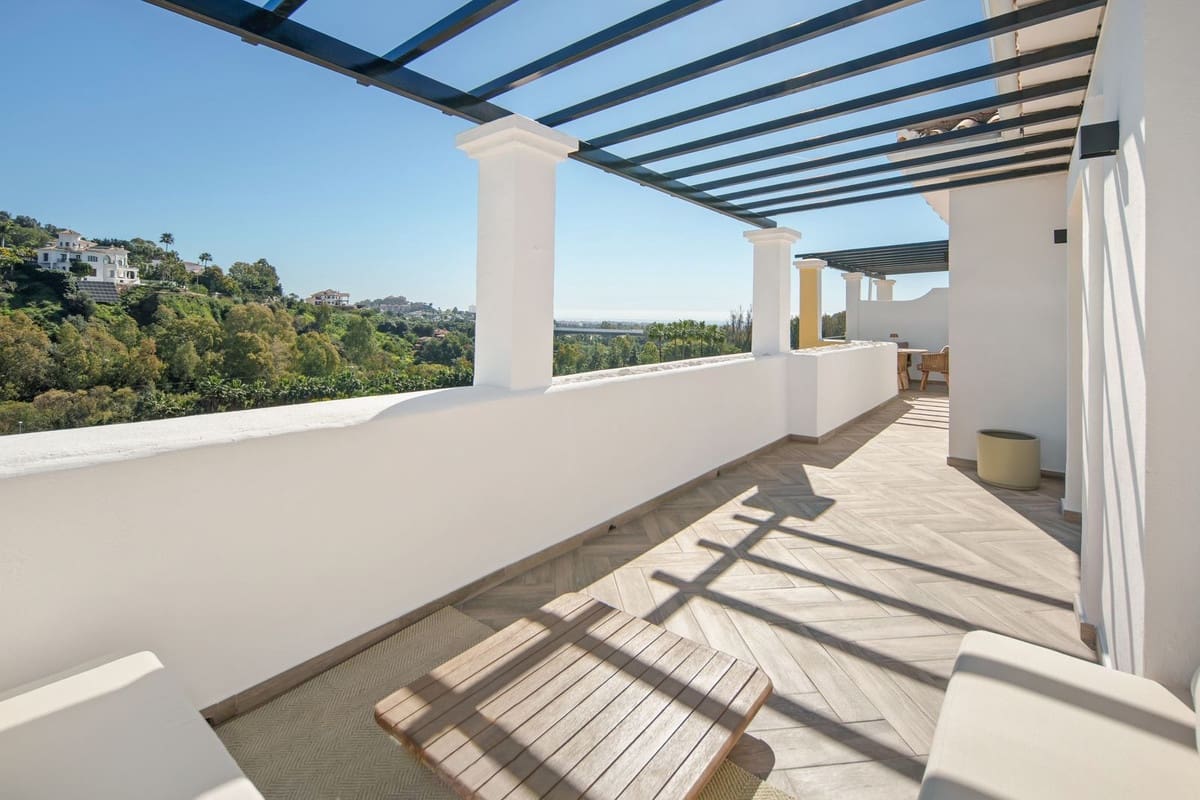 3 soverom Penthouse til salgs i La Quinta med svømmebasseng garasje - € 925 000 (Ref: 9650555)