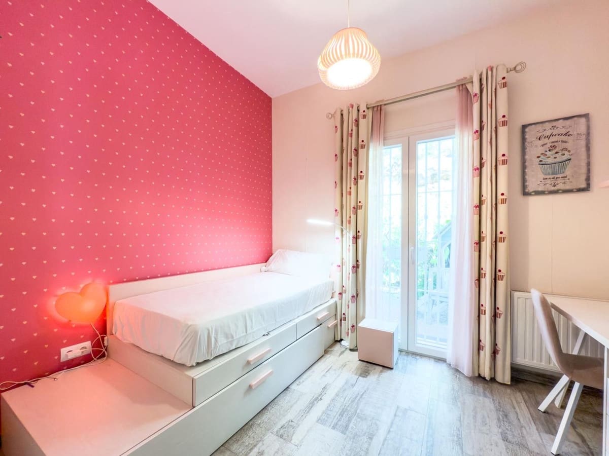 4 camera da letto Villa in vendita in Istan con piscina - 999.000 € (Rif: 9663232)