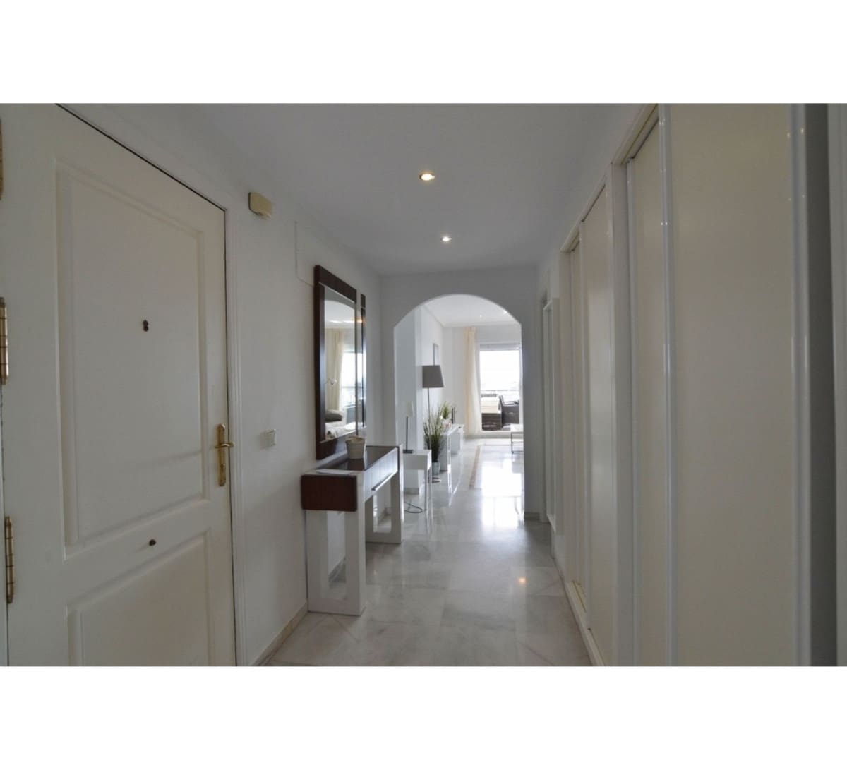 2 bedroom Penthouse for sale in Nueva Andalucia with pool garage - € 589,000 (Ref: 9663277)