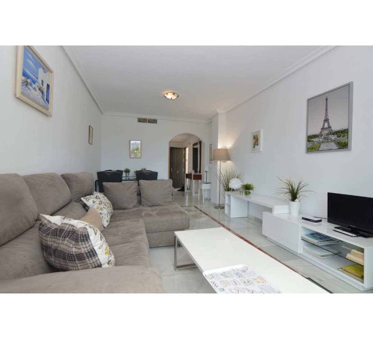 2 bedroom Penthouse for sale in Nueva Andalucia with pool garage - € 589,000 (Ref: 9663277)