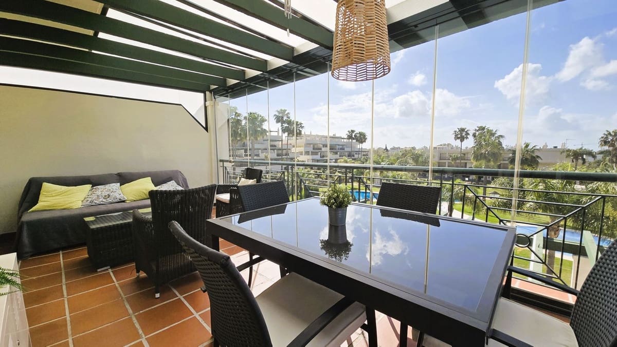 2 bedroom Penthouse for sale in Nueva Andalucia with pool garage - € 589,000 (Ref: 9663277)