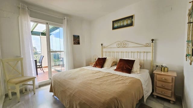 2 soverom Penthouse til salgs i Nueva Andalucia, Marbella med svømmebasseng garasje - € 589 000 (Ref: 9663277)