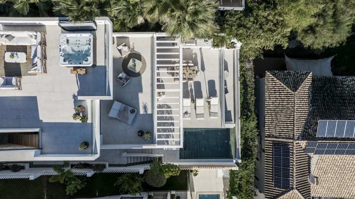 5 sovrum Villa till salu i Nueva Andalucia med pool garage - 2 475 000 € (Ref: 9676389)