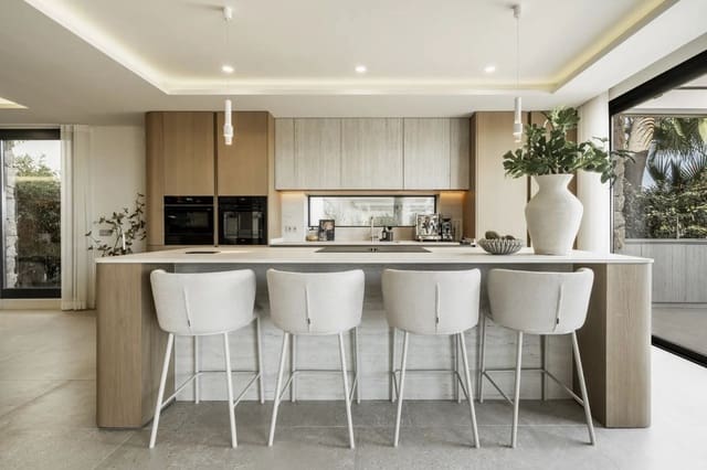 5 sovrum Villa till salu i Nueva Andalucia, Marbella med pool garage - 2 475 000 € (Ref: 9676389)