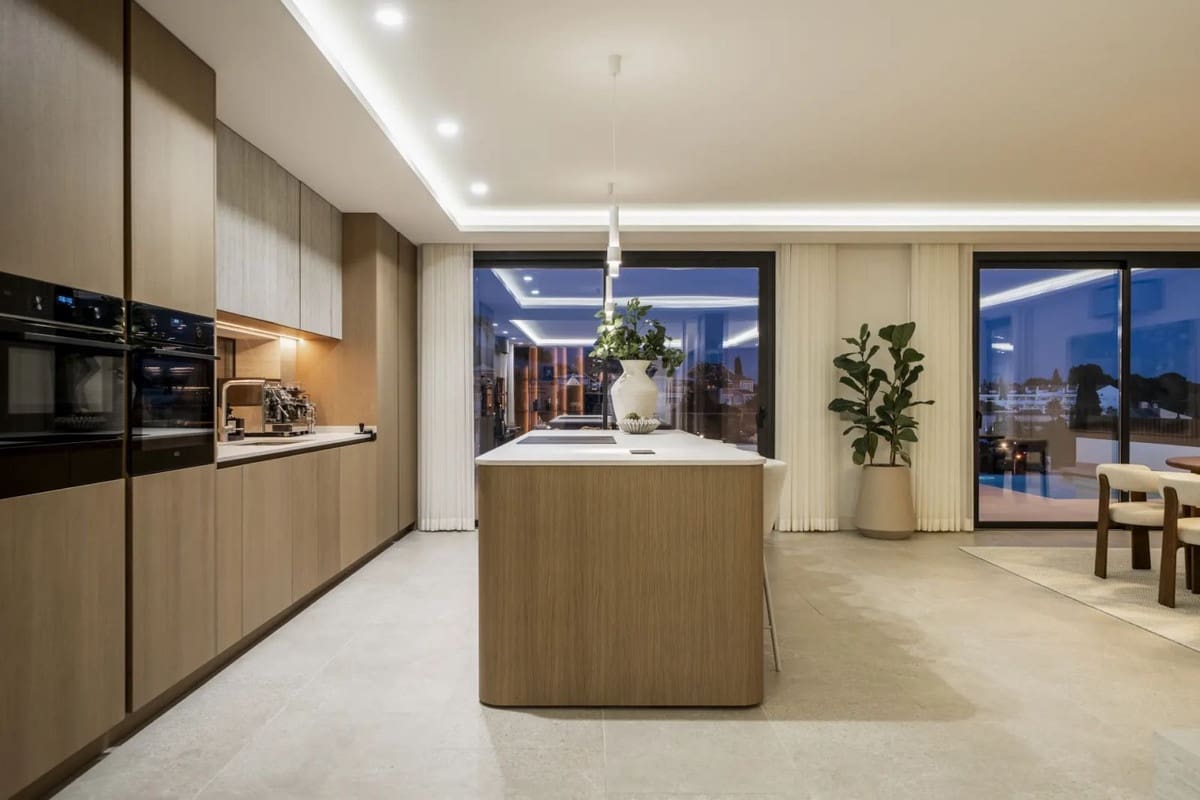 5 sovrum Villa till salu i Nueva Andalucia med pool garage - 2 475 000 € (Ref: 9676389)