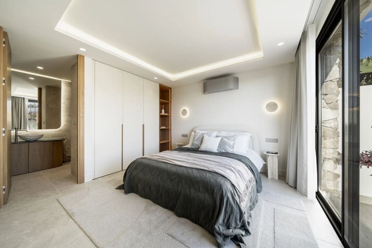 5 sovrum Villa till salu i Nueva Andalucia med pool garage - 2 475 000 € (Ref: 9676389)