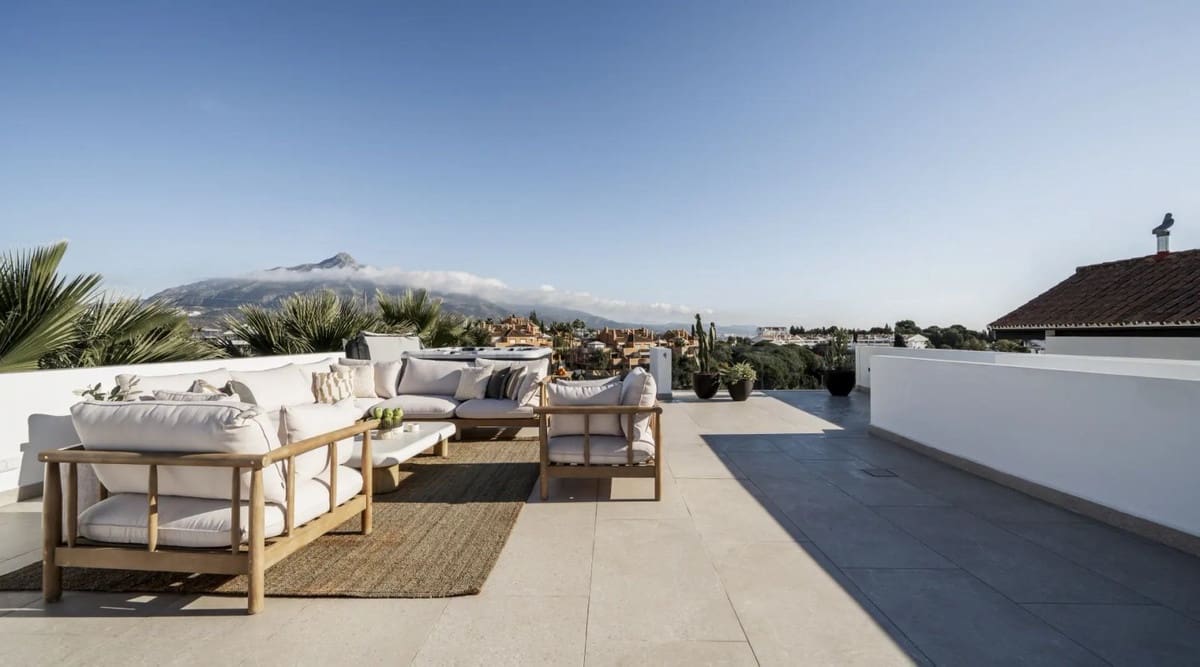 5 sovrum Villa till salu i Nueva Andalucia med pool garage - 2 475 000 € (Ref: 9676389)