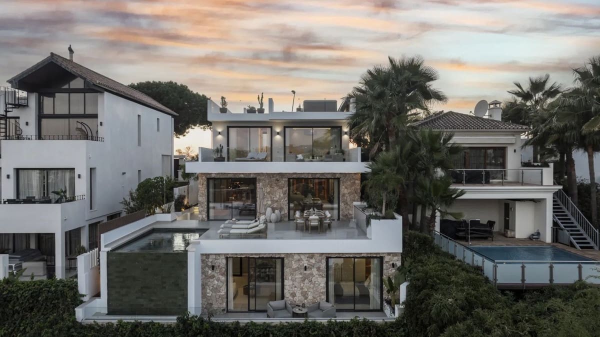 5 sovrum Villa till salu i Nueva Andalucia med pool garage - 2 475 000 € (Ref: 9676389)