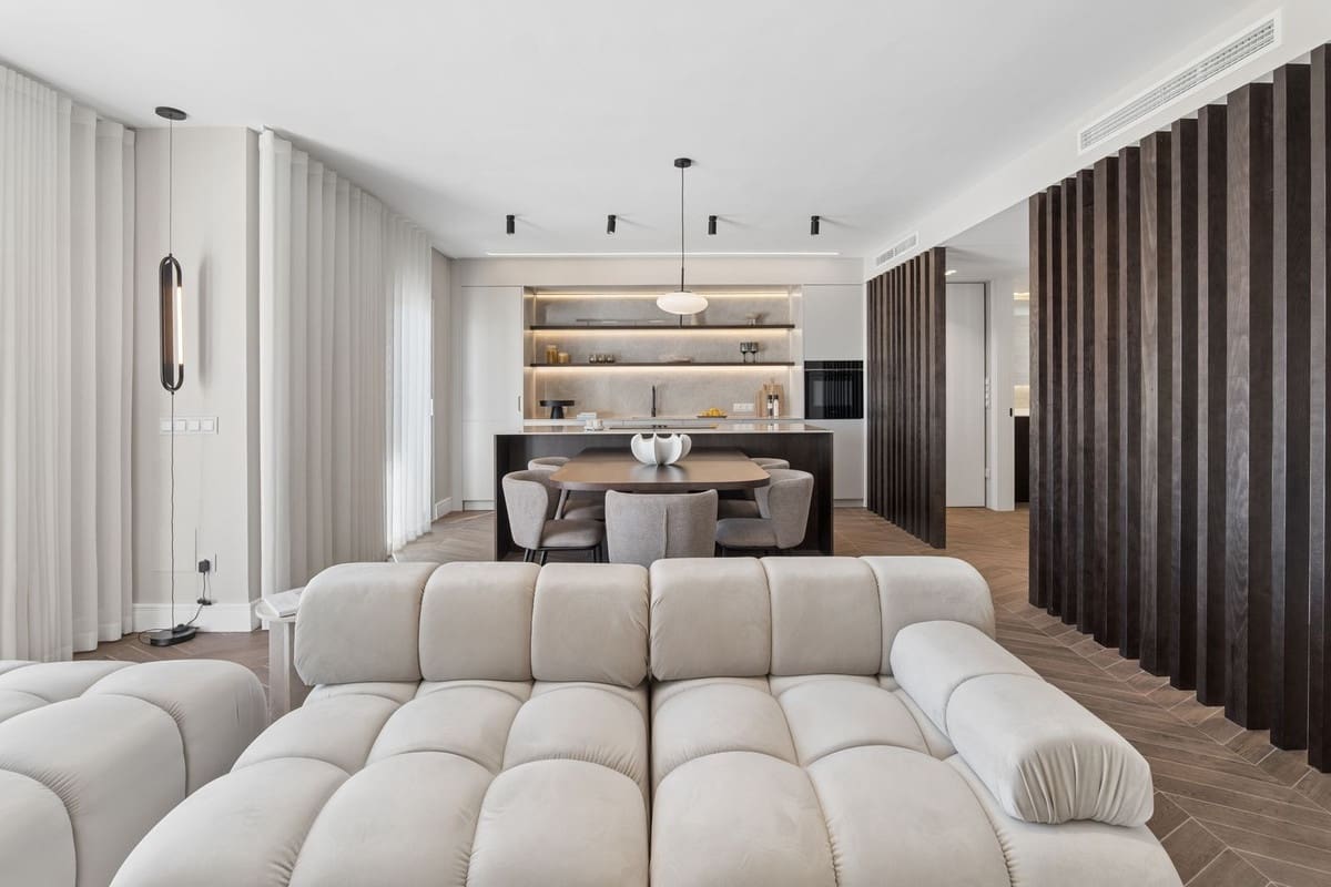 3 sypialnia Penthouse na sprzedaż w Benahavis z basenem garażem - 995 000 € (Ref: 9679178)