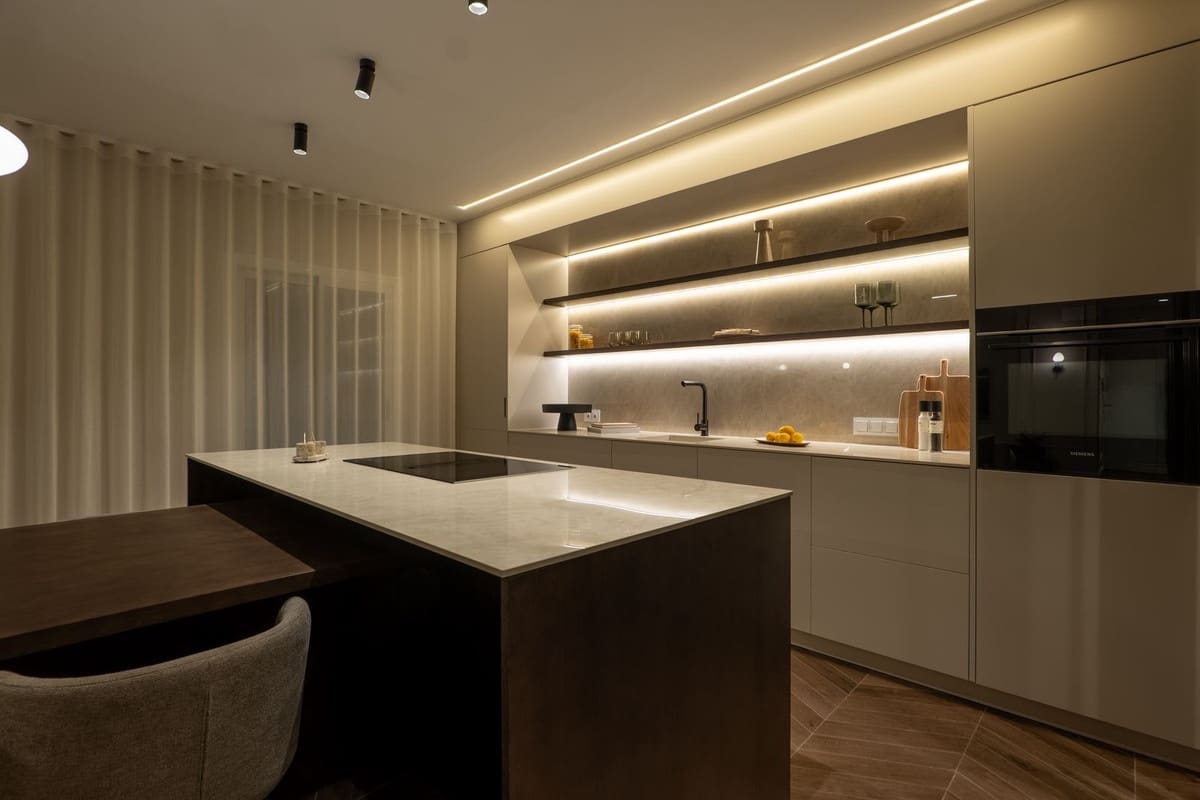 3 sypialnia Penthouse na sprzedaż w Benahavis z basenem garażem - 995 000 € (Ref: 9679178)