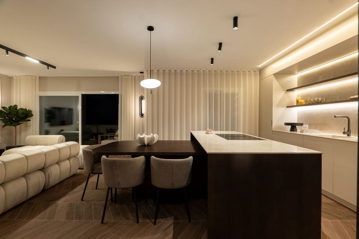 3 sypialnia Penthouse na sprzedaż w Benahavis z basenem garażem - 995 000 € (Ref: 9679178)