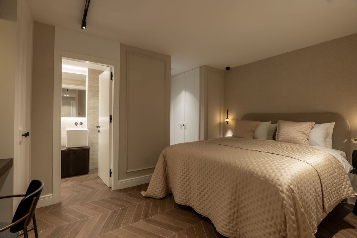 3 sypialnia Penthouse na sprzedaż w Benahavis z basenem garażem - 995 000 € (Ref: 9679178)