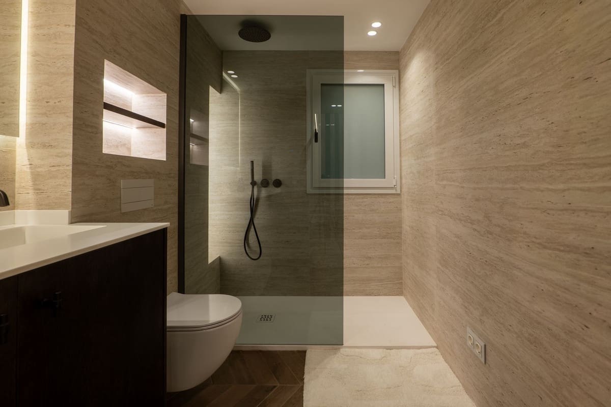 3 sypialnia Penthouse na sprzedaż w Benahavis z basenem garażem - 995 000 € (Ref: 9679178)