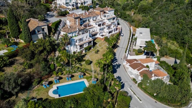 3 sypialnia Penthouse na sprzedaż w Benahavís z basenem garażem - 995 000 € (Ref: 9679178)