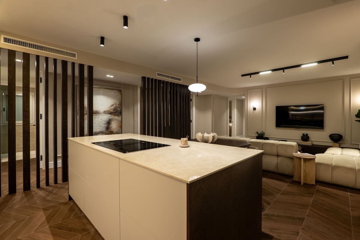 3 quarto Penthouse para venda em Benahavis com piscina garagem - 995 000 € (Ref: 9679178)