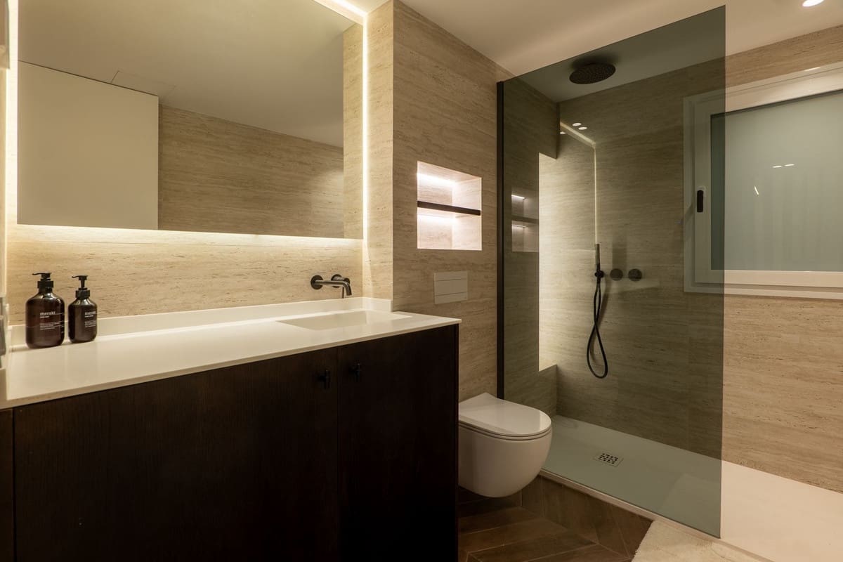 3 quarto Penthouse para venda em Benahavis com piscina garagem - 995 000 € (Ref: 9679178)