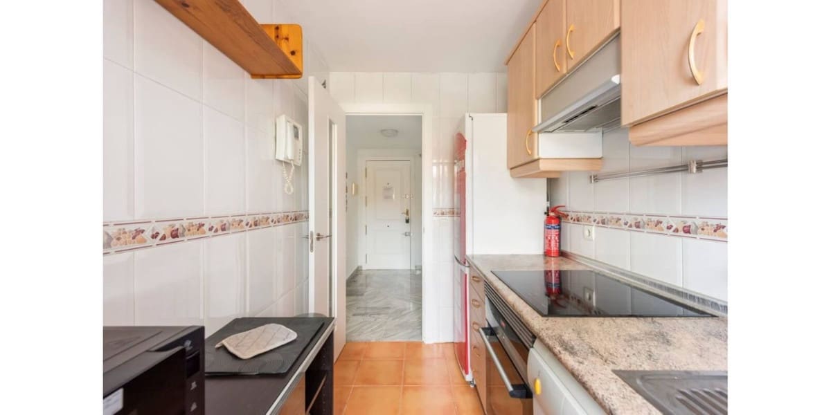 2 Zimmer Apartment zu verkaufen in Nueva Andalucia mit Pool Garage - 414.900 € (Ref: 9685969)