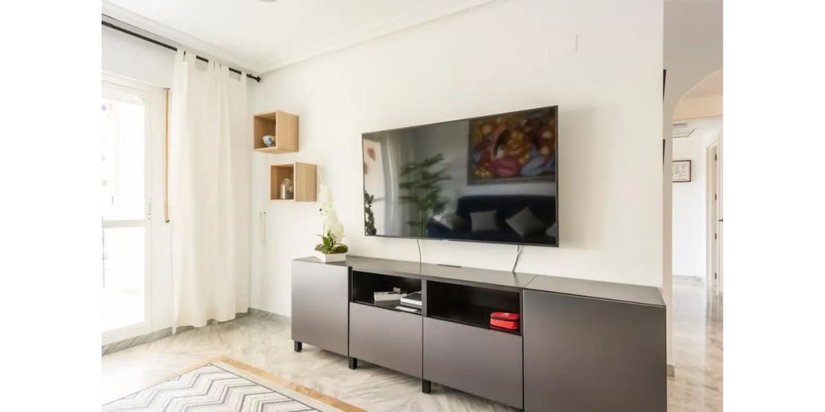 2 Zimmer Apartment zu verkaufen in Nueva Andalucia mit Pool Garage - 414.900 € (Ref: 9685969)