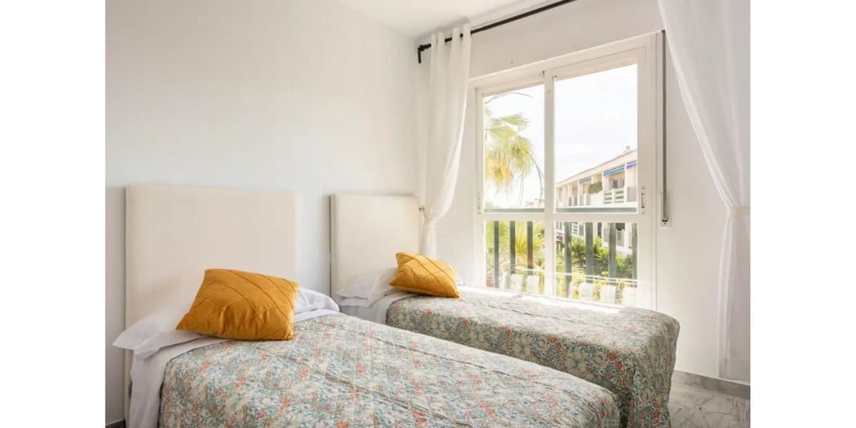2 Zimmer Apartment zu verkaufen in Nueva Andalucia mit Pool Garage - 414.900 € (Ref: 9685969)