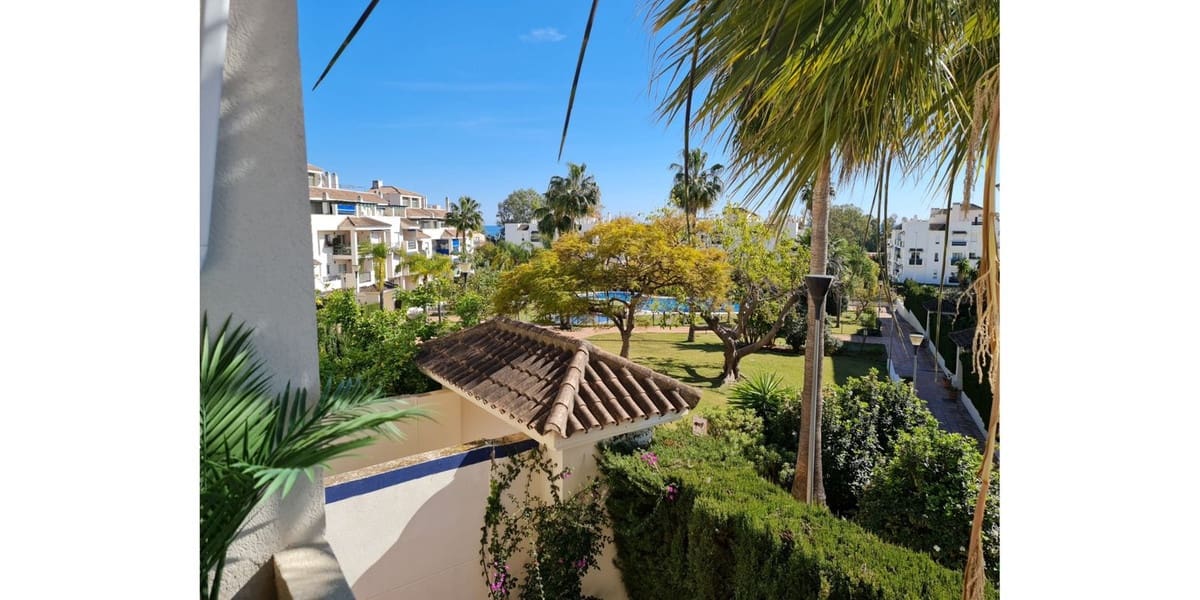 2 Zimmer Apartment zu verkaufen in Nueva Andalucia mit Pool Garage - 414.900 € (Ref: 9685969)