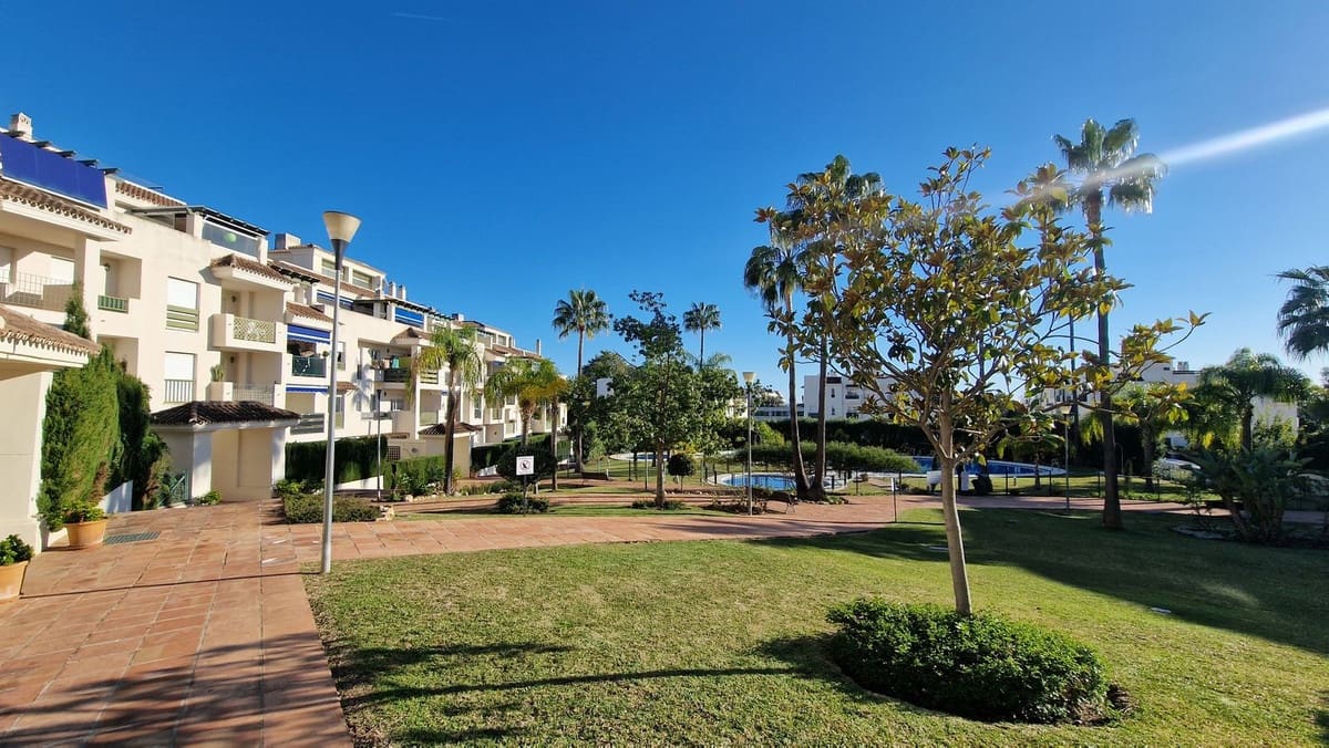 2 Zimmer Apartment zu verkaufen in Nueva Andalucia mit Pool Garage - 414.900 € (Ref: 9685969)