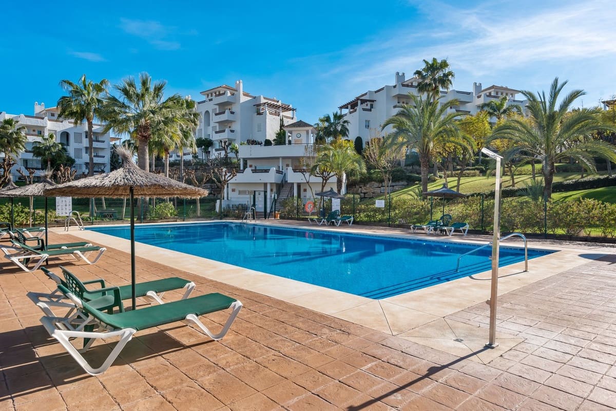 2 soveværelse Penthouse til salg i New Golden Mile med swimmingpool garage - € 355.000 (Ref: 9696791)