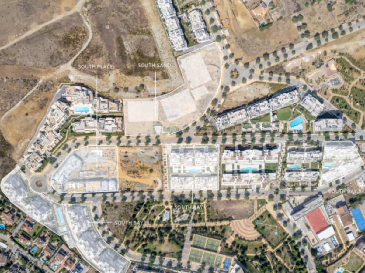 Apartamento de 3 habitaciones en Estepona en venta con piscina garaje - 685.000 € (Ref: 9696799)