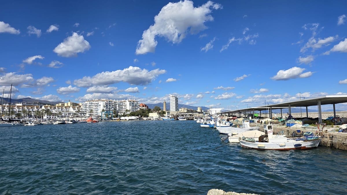 3 soverom Penthouse til salgs i Estepona med svømmebasseng garasje - € 790 000 (Ref: 9696801)