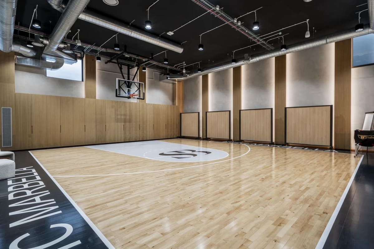 5 bedroom Apartment for sale in Marbella with pool garage - € 6,195,000 (Ref: 9708986)