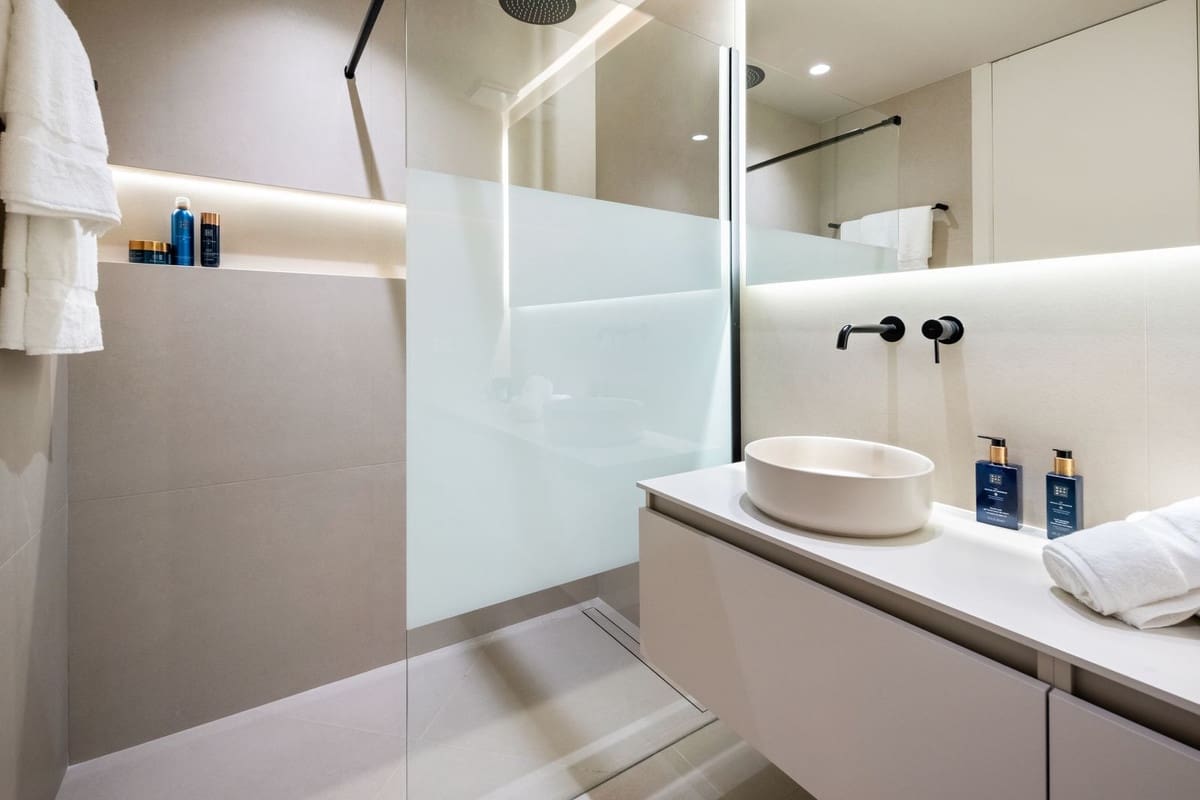 3 quarto Penthouse para venda em La Quinta com piscina - 849 000 € (Ref: 9708987)