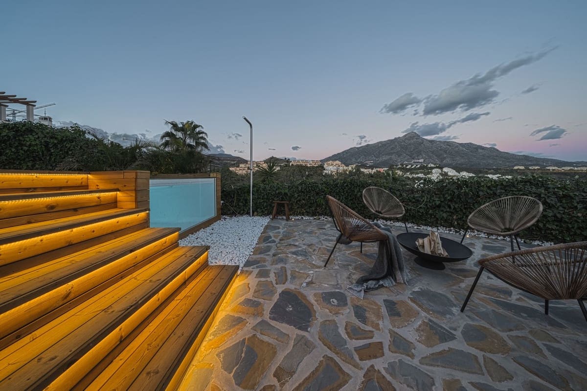 3 bedroom Apartment for sale in Nueva Andalucia with pool garage - € 1,349,000 (Ref: 9713589)