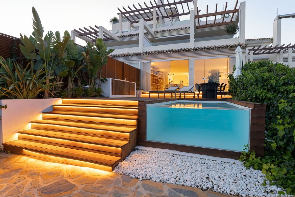 3 bedroom Apartment for sale in Nueva Andalucia with pool garage - € 1,349,000 (Ref: 9713589)