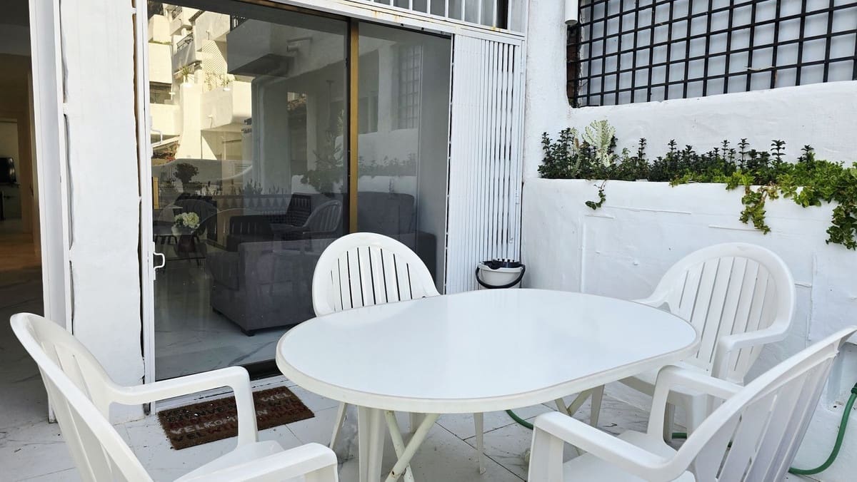 Apartamento de 1 habitación en Puerto Banus en venta con piscina garaje - 600.000 € (Ref: 9715190)