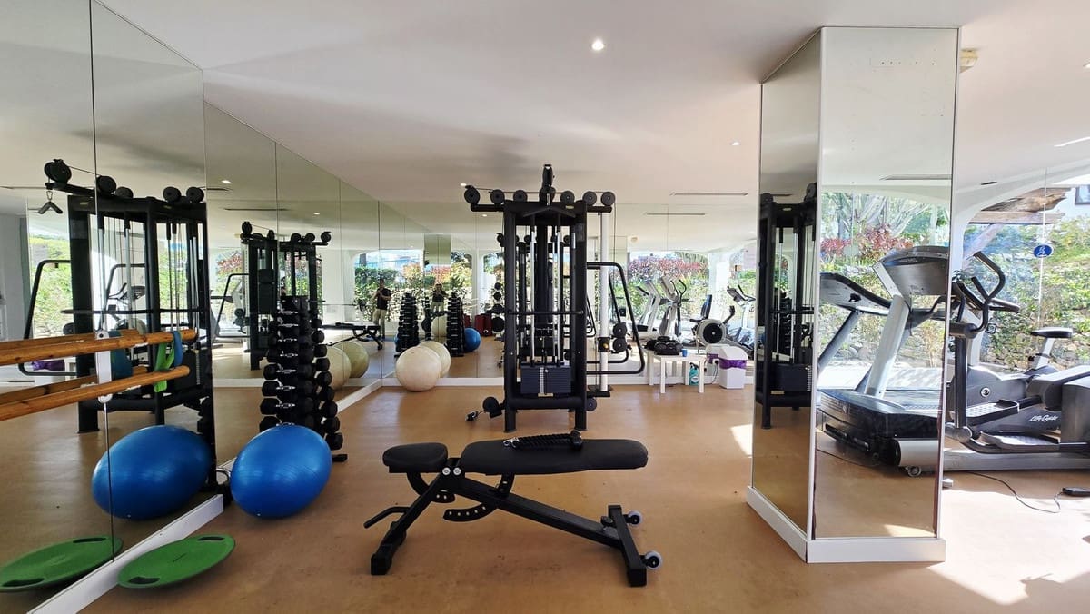 Apartamento de 1 habitación en Puerto Banus en venta con piscina garaje - 600.000 € (Ref: 9715190)