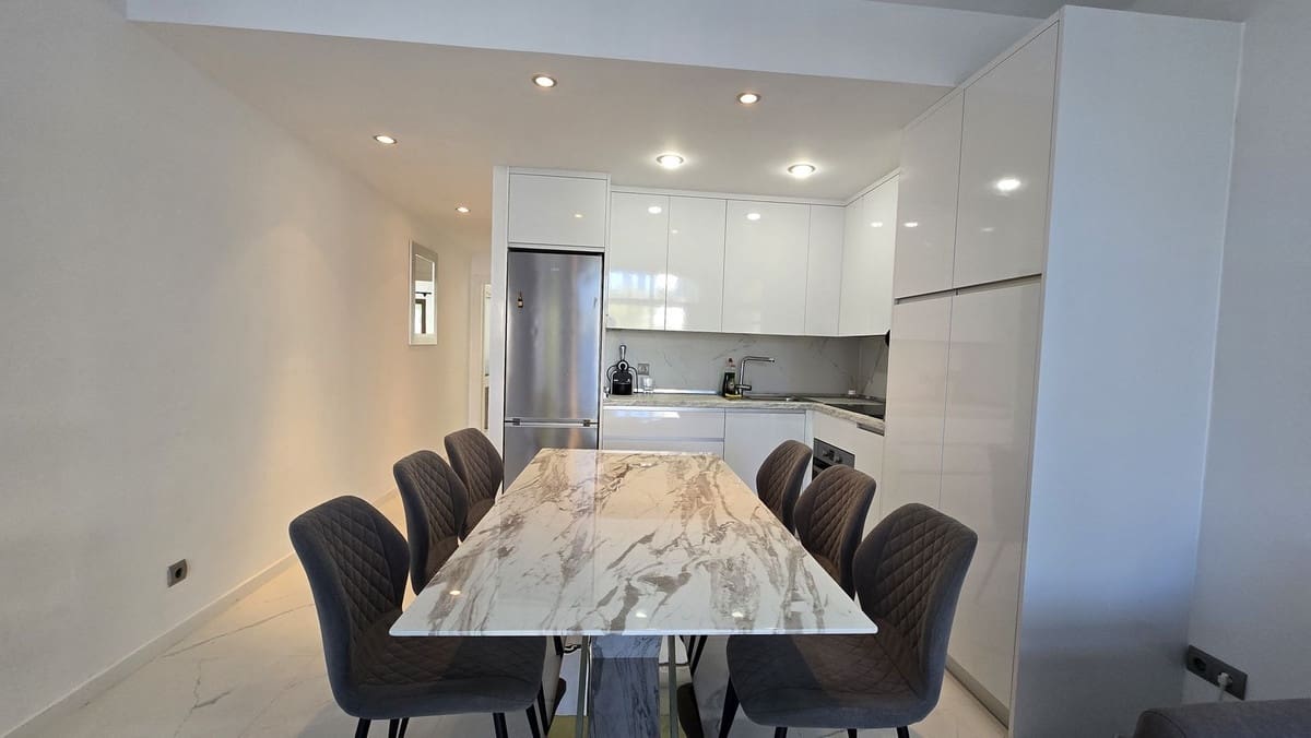 Apartamento de 1 habitación en Puerto Banus en venta con piscina garaje - 600.000 € (Ref: 9715190)