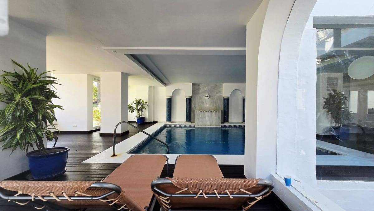 Apartamento de 1 habitación en Puerto Banus en venta con piscina garaje - 600.000 € (Ref: 9715190)