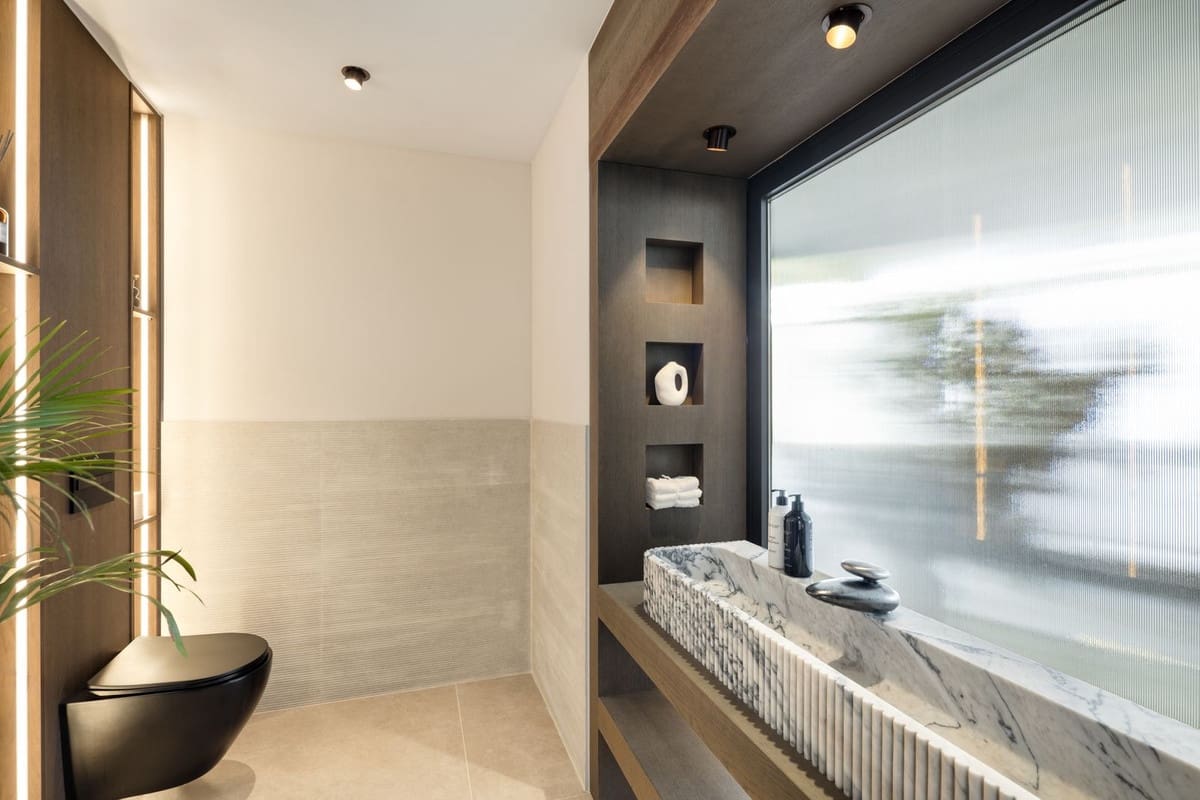 5 bedroom Villa for sale in Nueva Andalucia with pool garage - € 4,290,000 (Ref: 9720355)