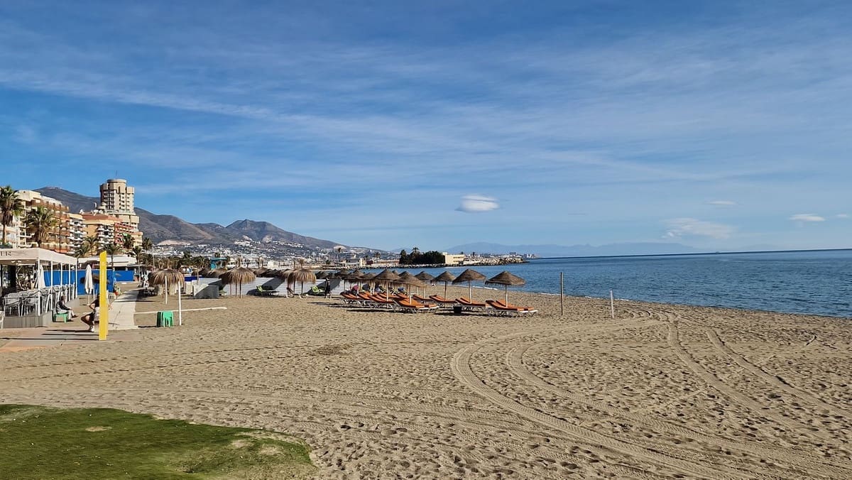 2 Zimmer Apartment zu verkaufen in Fuengirola mit Pool Garage - 327.850 € (Ref: 9722208)