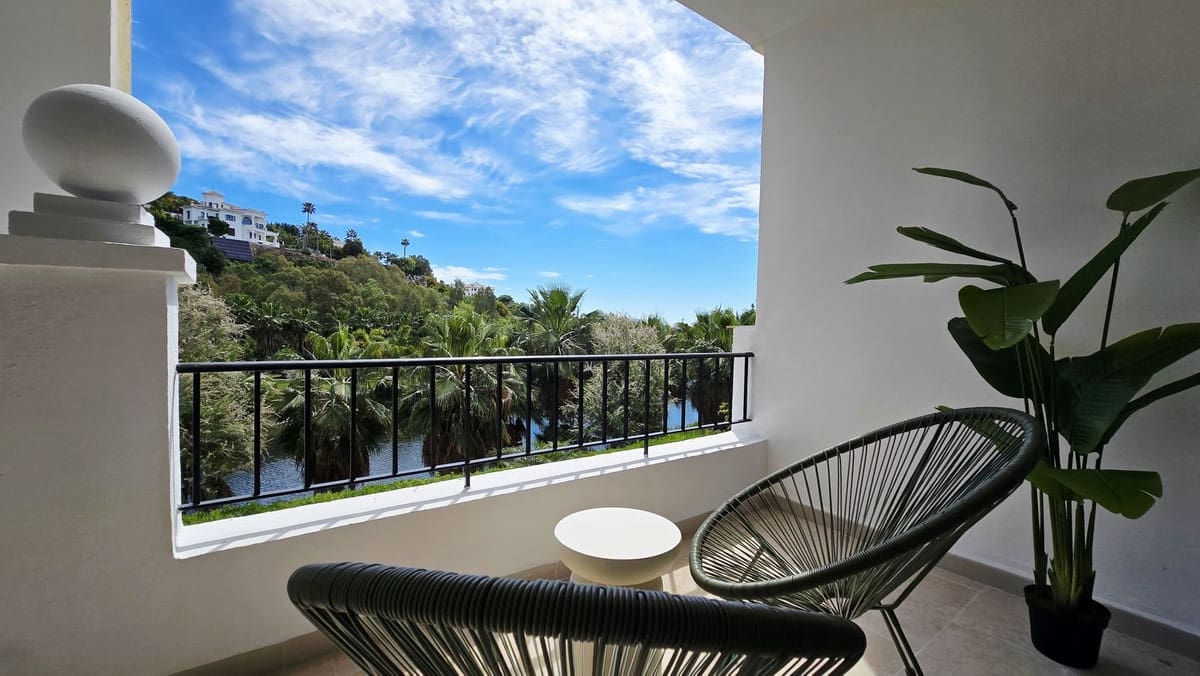 3 soveværelse Lejlighed til salg i La Quinta med swimmingpool garage - € 599.000 (Ref: 9744232)